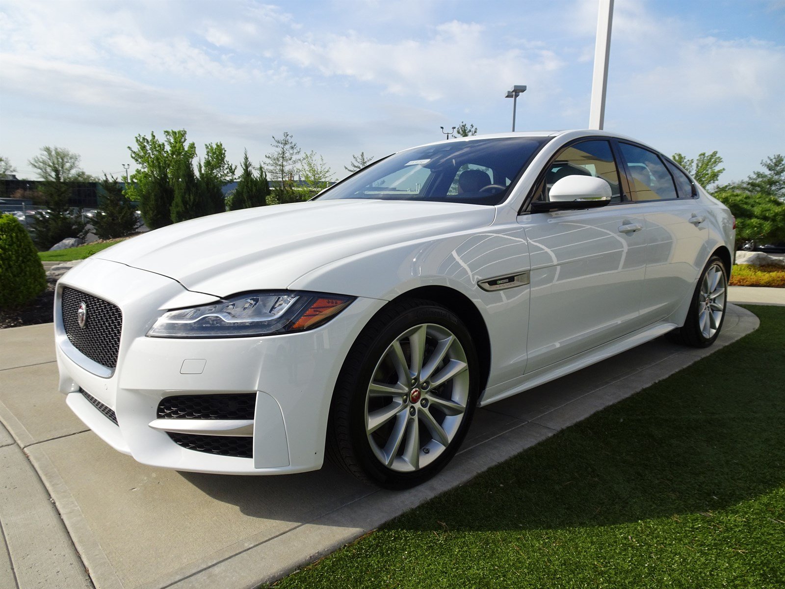 Certified Pre Owned 2016 Jaguar Xf 35t R Sport 4dr Car In Cincinnati Certified Pre Owned 2016 Jaguar Xf 35t R Sport 4dr Car In Cincinnati Pj3287 Land Rover